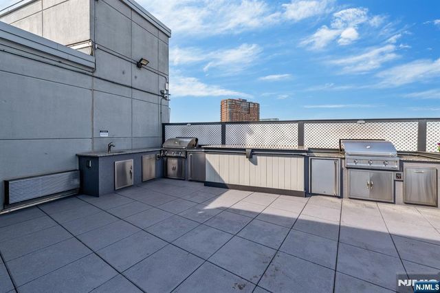 916 Hudson Park, Edgewater, NJ 07020