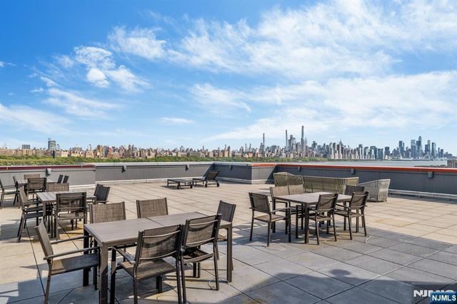 916 Hudson Park, Edgewater, NJ 07020