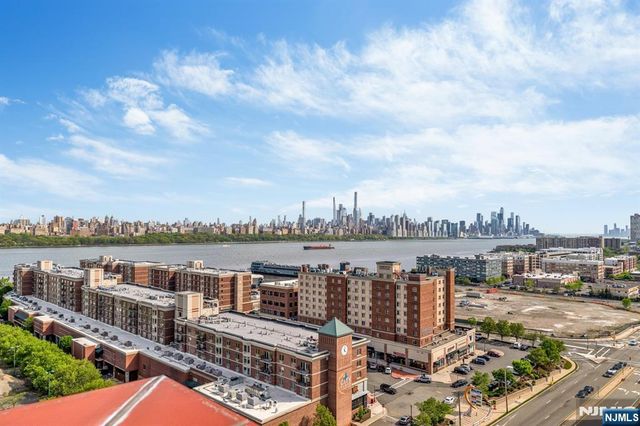 916 Hudson Park, Edgewater, NJ 07020