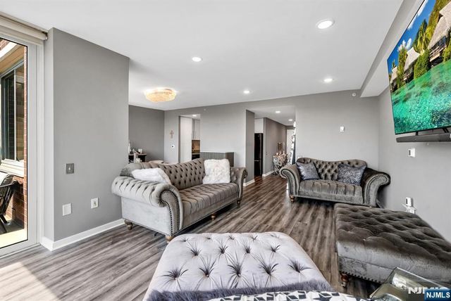 916 Hudson Park, Edgewater, NJ 07020