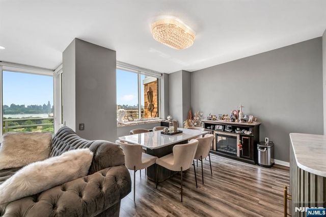 916 Hudson Park, Edgewater, NJ 07020