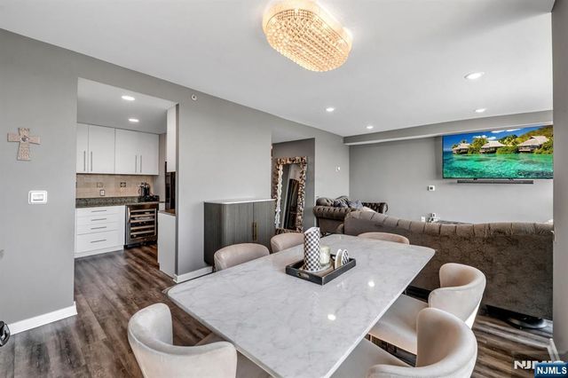 916 Hudson Park, Edgewater, NJ 07020