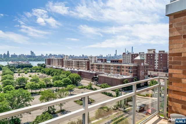 916 Hudson Park, Edgewater, NJ 07020