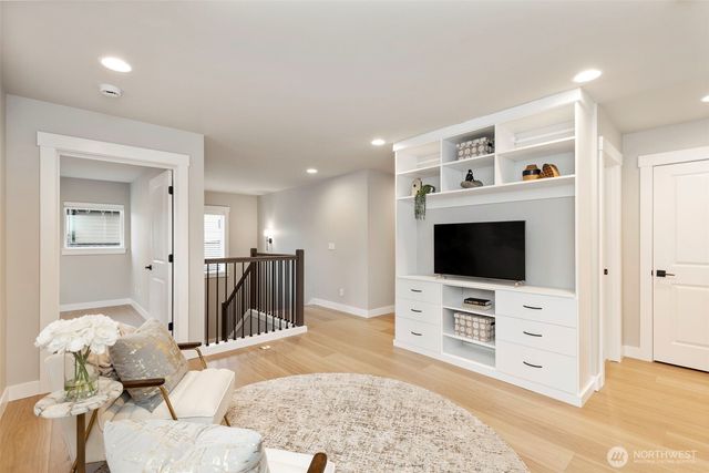 18585 Sawgrass Drive NE, Poulsbo, WA 98370