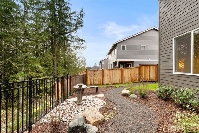 18585 Sawgrass Drive NE, Poulsbo, WA 98370
