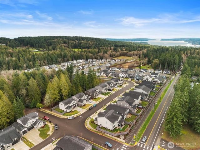 18585 Sawgrass Drive NE, Poulsbo, WA 98370