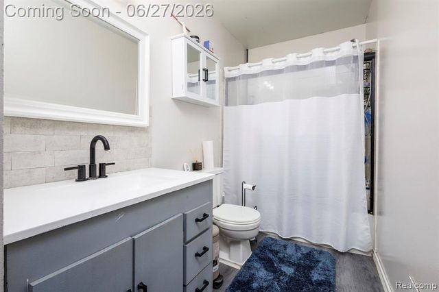 15212 Orchard Court, Romulus, MI 48174