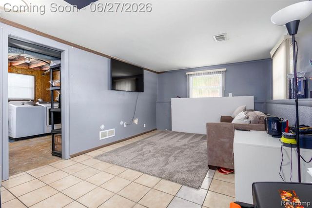 15212 Orchard Court, Romulus, MI 48174