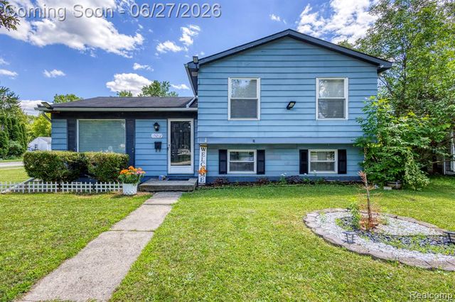 15212 Orchard Court, Romulus, MI 48174