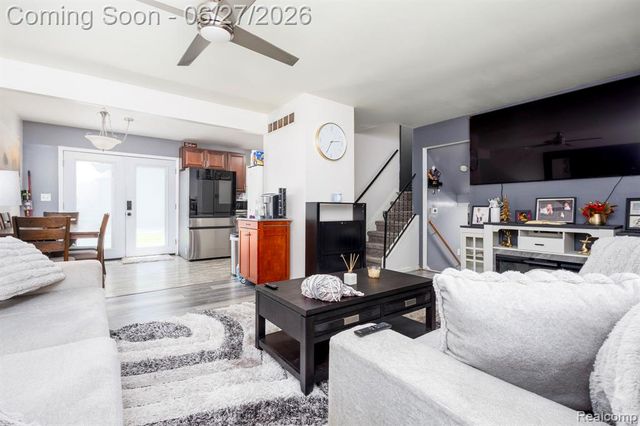 15212 Orchard Court, Romulus, MI 48174
