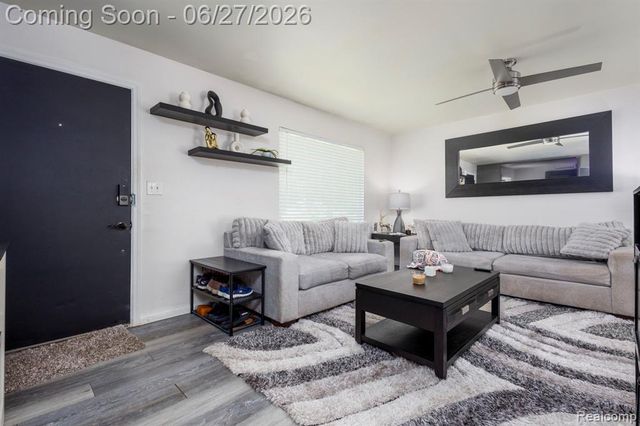 15212 Orchard Court, Romulus, MI 48174