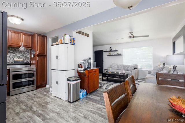 15212 Orchard Court, Romulus, MI 48174