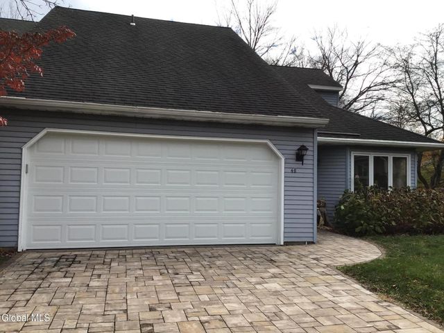 48 Carrie Court, Niskayuna, NY 12309