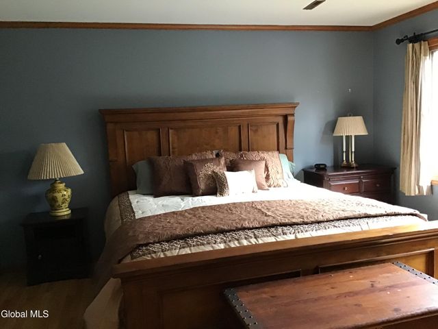 48 Carrie Court, Niskayuna, NY 12309