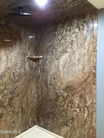 48 Carrie Court, Niskayuna, NY 12309