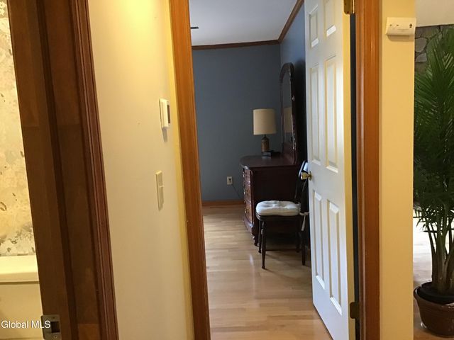 48 Carrie Court, Niskayuna, NY 12309