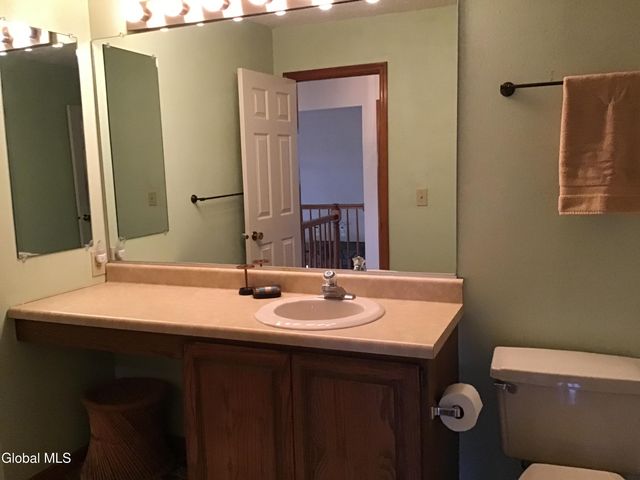 48 Carrie Court, Niskayuna, NY 12309