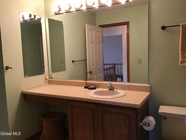 48 Carrie Court, Niskayuna, NY 12309