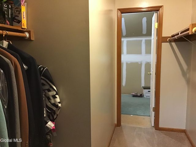 48 Carrie Court, Niskayuna, NY 12309