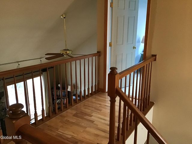 48 Carrie Court, Niskayuna, NY 12309