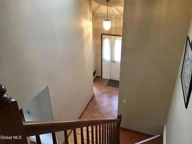 48 Carrie Court, Niskayuna, NY 12309