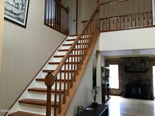 48 Carrie Court, Niskayuna, NY 12309