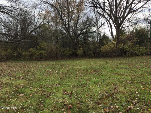 48 Carrie Court, Niskayuna, NY 12309