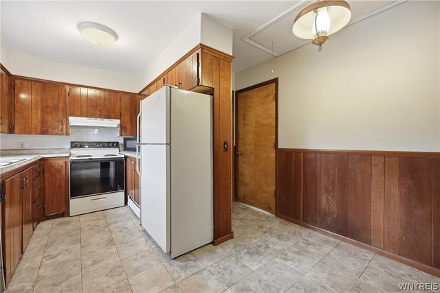 1 Hunters Lane, Amherst, NY 14221