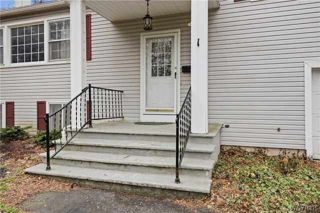 1 Hunters Lane, Amherst, NY 14221