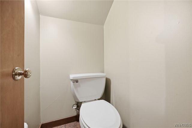 1 Hunters Lane, Amherst, NY 14221