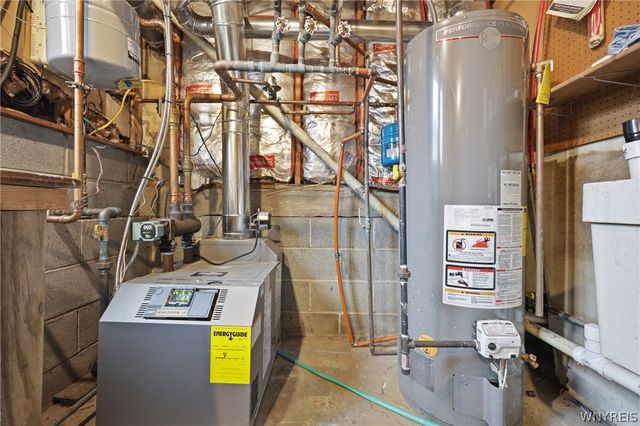 1 Hunters Lane, Amherst, NY 14221