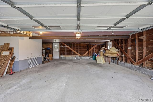 1 Hunters Lane, Amherst, NY 14221