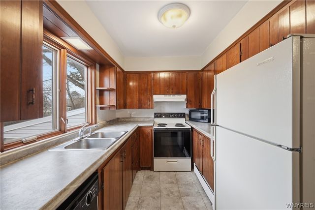 1 Hunters Lane, Amherst, NY 14221