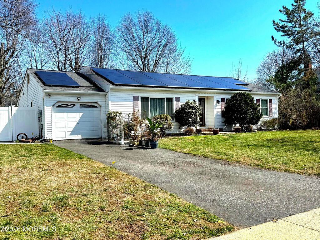 715 Vivian Drive, Toms River, NJ 08753