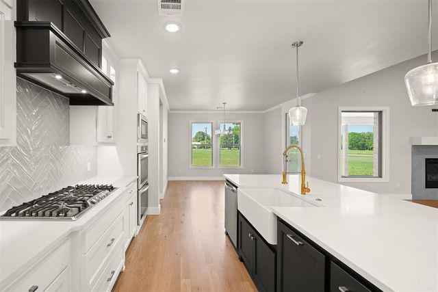 3452 Woodland Springs Drive, Norman, OK 73072