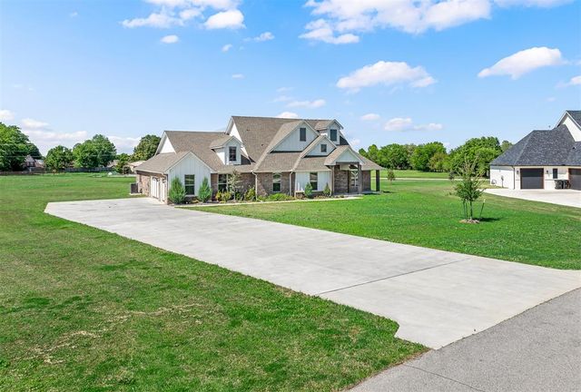 3452 Woodland Springs Drive, Norman, OK 73072