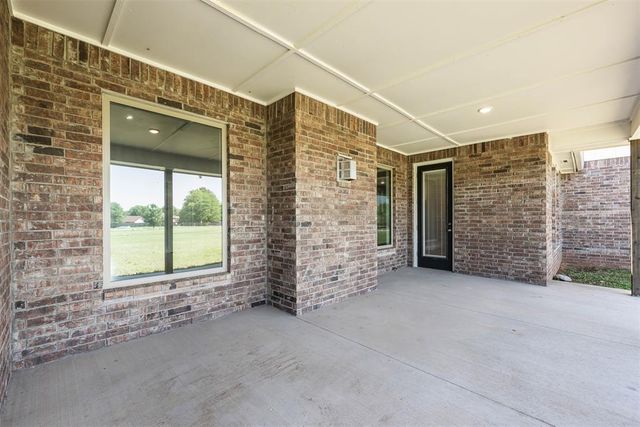 3452 Woodland Springs Drive, Norman, OK 73072