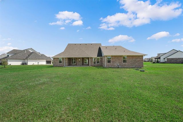 3452 Woodland Springs Drive, Norman, OK 73072