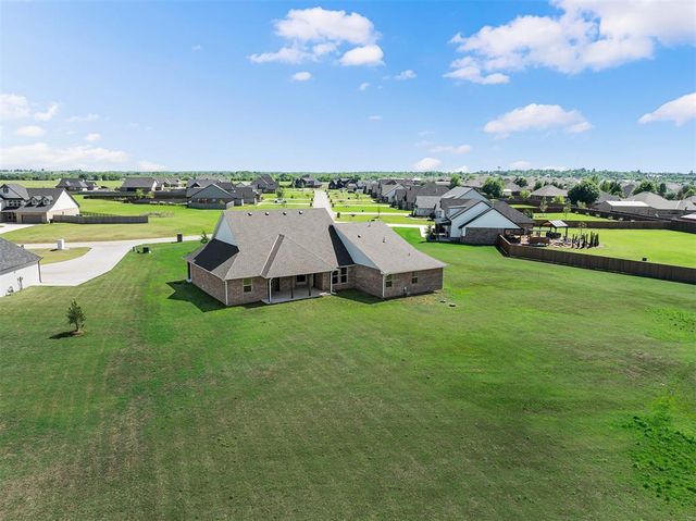 3452 Woodland Springs Drive, Norman, OK 73072