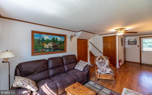 10 SUNSET LN, Phoenixville, PA 19460