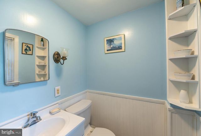 10 SUNSET LN, Phoenixville, PA 19460