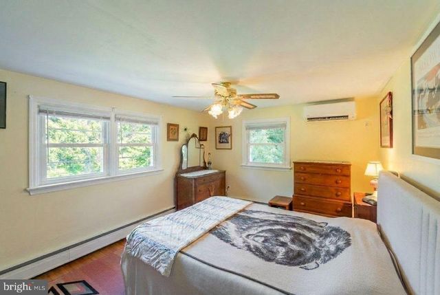 10 SUNSET LN, Phoenixville, PA 19460
