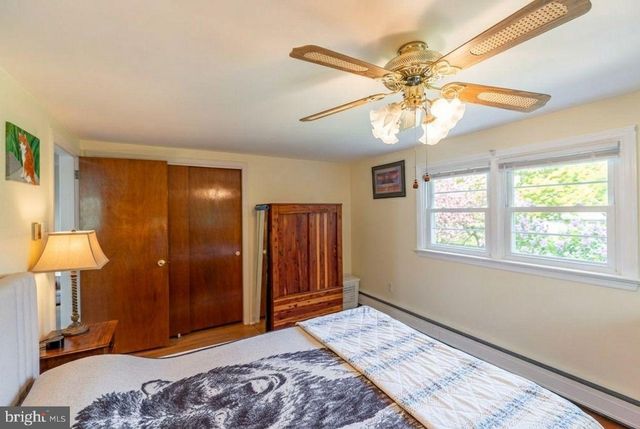 10 SUNSET LN, Phoenixville, PA 19460