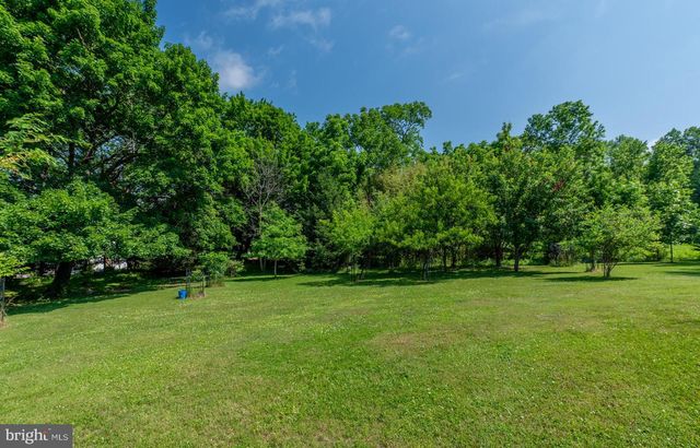 10 SUNSET LN, Phoenixville, PA 19460