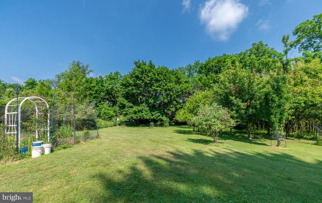 10 SUNSET LN, Phoenixville, PA 19460