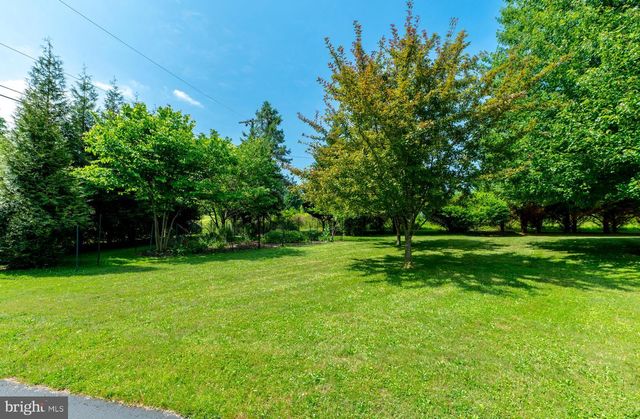 10 SUNSET LN, Phoenixville, PA 19460