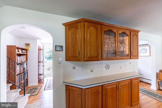 10 SUNSET LN, Phoenixville, PA 19460