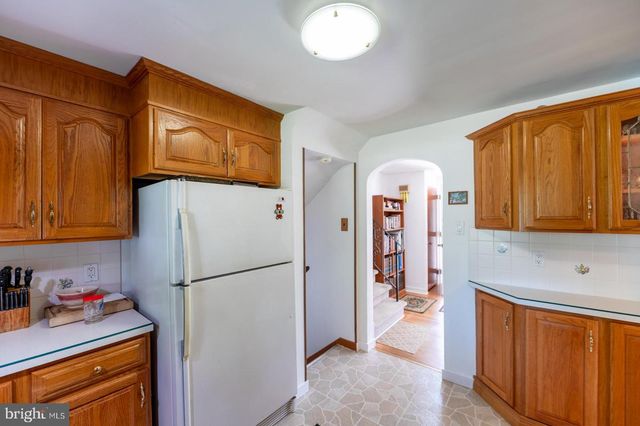 10 SUNSET LN, Phoenixville, PA 19460