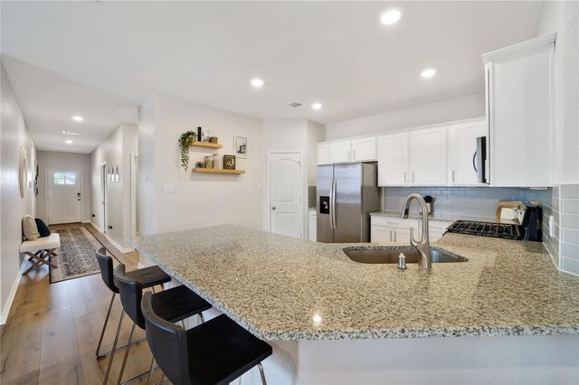 141 Medinah LN, San Marcos, TX 78666