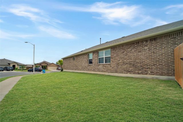 141 Medinah LN, San Marcos, TX 78666
